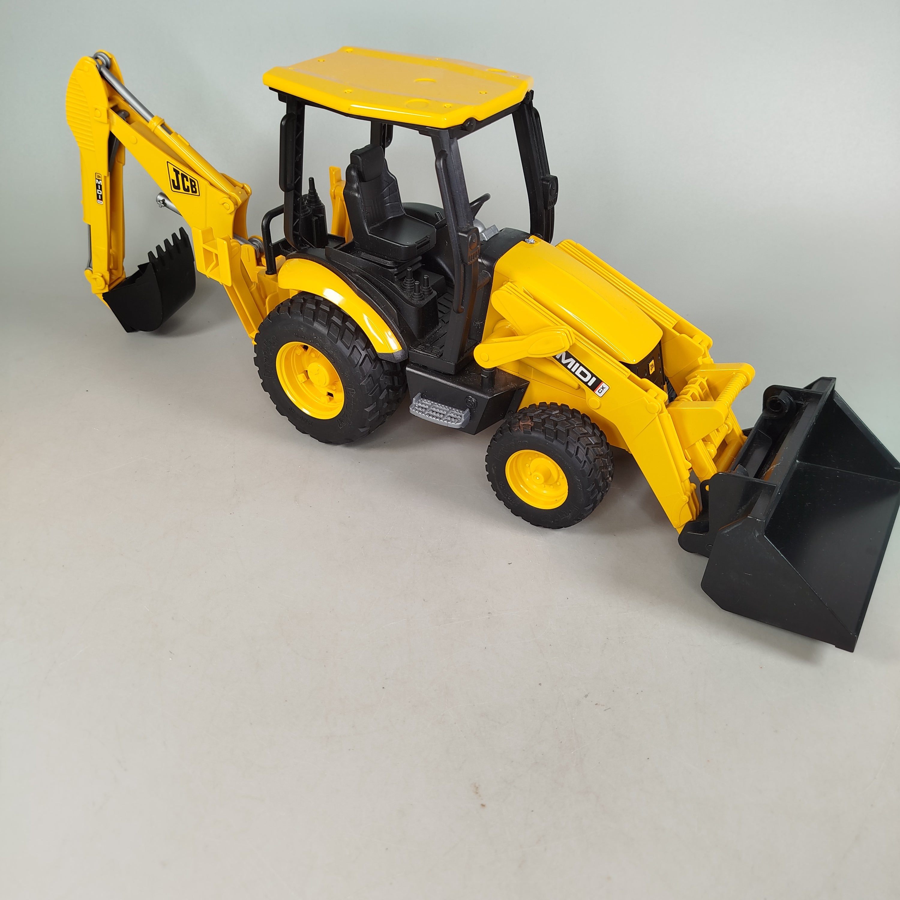 bruder 02427 - JCB MIDI CX Tractopelle, Chantier, Véhicule de construction, Pelle rétro, Jouet | Engin de chantier, pelleteuse, chargeuse, jouet à partir de 3 ans, échelle 1:16 bruder 02427 - JCB MIDI CX Tractopelle, Chantier, Véhicule de construction, Pelle rétro, Jouet | Engin de chantier, pelleteuse, chargeuse, jouet à partir de 3 ans, échelle 1:16