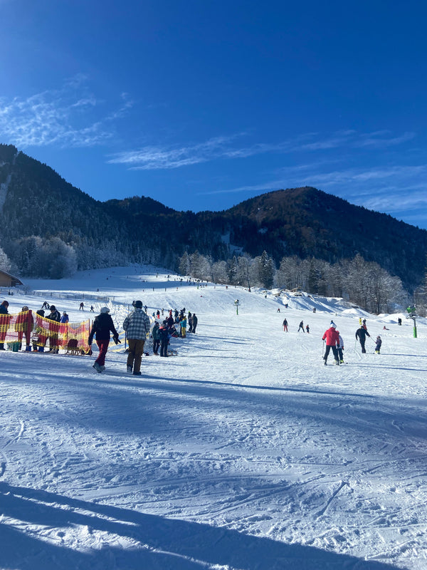 Perfekt vorbereitet: Was Kinder für einen Skitag brauchen