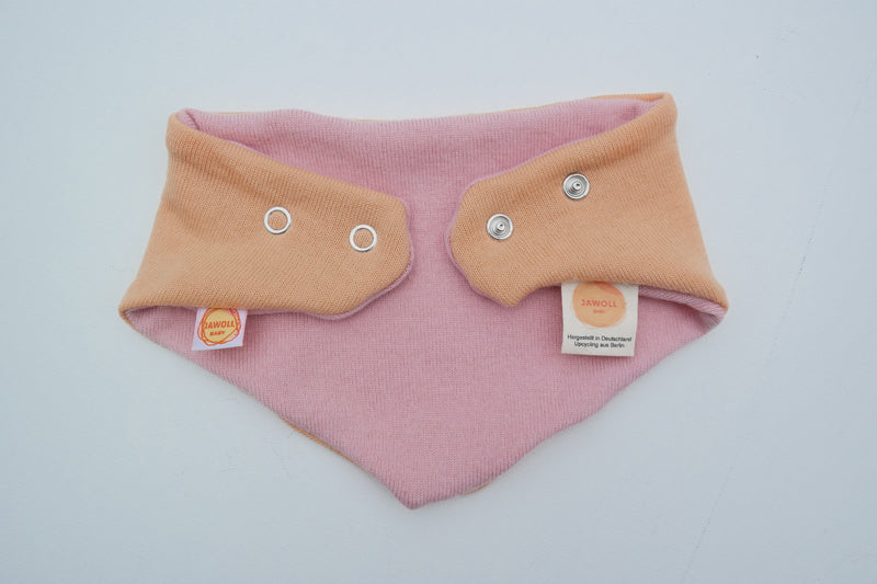 Dreieckstuch Schal für Kinder mitwachsend und wendbar aus Upcycling Wolle in Pfirsich und Rosa