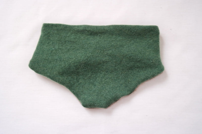 Tuch Schal mitwachsend und wendbar für Kinder aus Upcycling Kaschmir und Seide in Beige und Grün