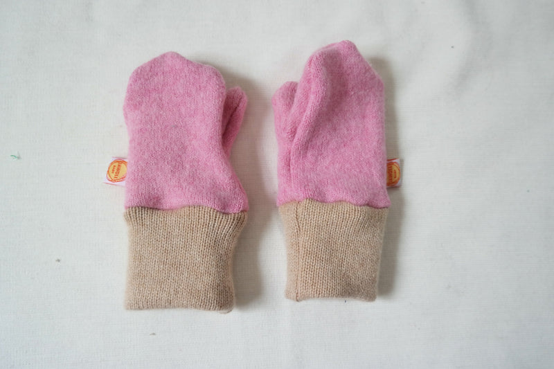 Handschuhe Fäustlinge für Kleinkinder aus Upcycling Wolle und Kaschmir in Rosa und Beige