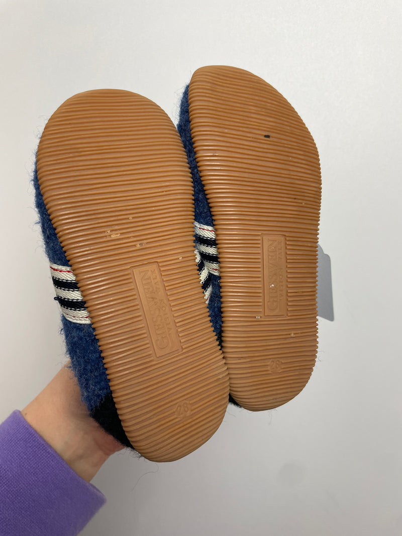 Hausschuhe Fußball • Schuh 28 • gieswein