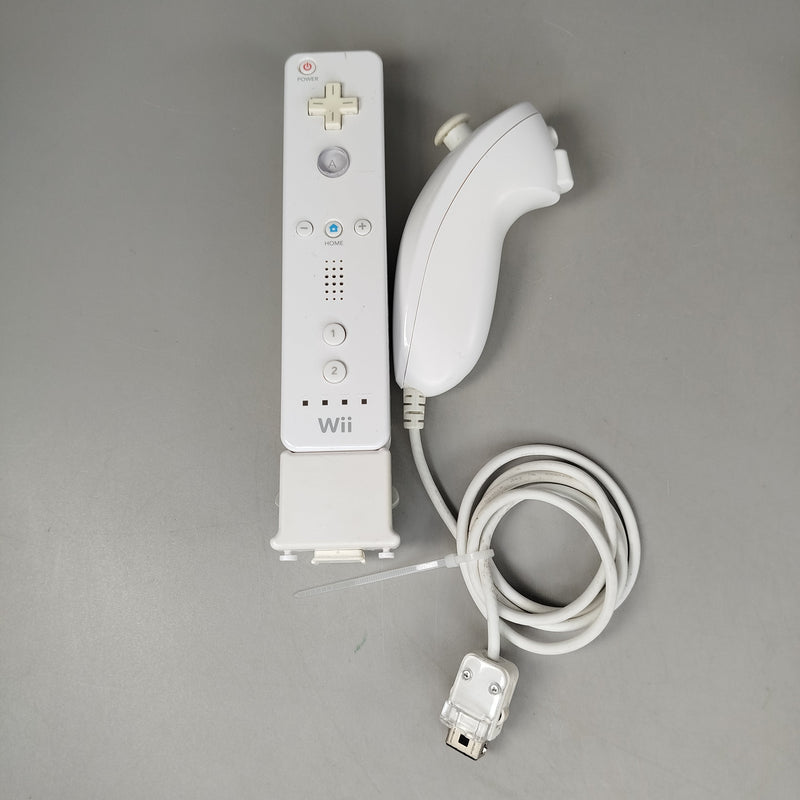 Bundle Wii x4 Controller mit Nunchuks, Neuwertig