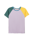 Fliederfarbendes Raglan T-Shirt mit bunten aus Bio-Baumwolle der Marke Oktopulli