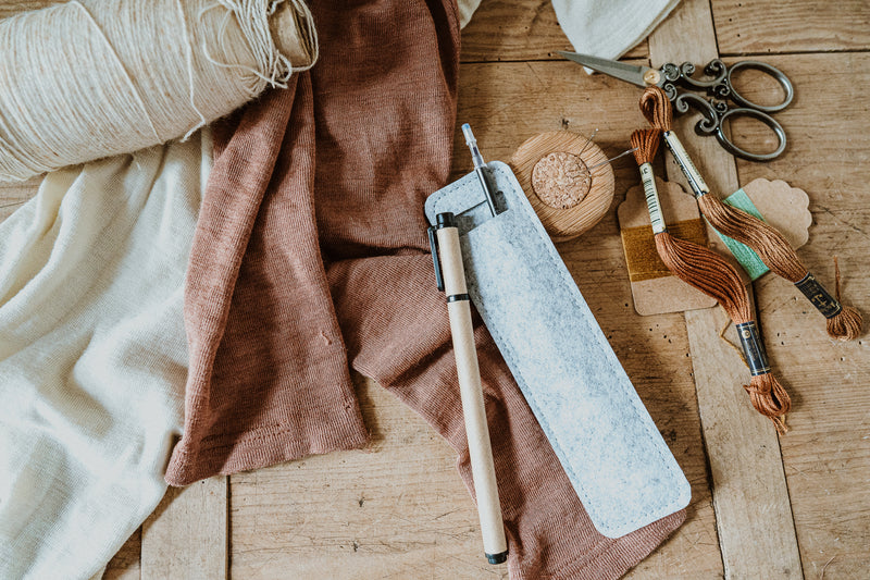 Schwarzer Hitzestift zum Zeichnen auf Kleidung