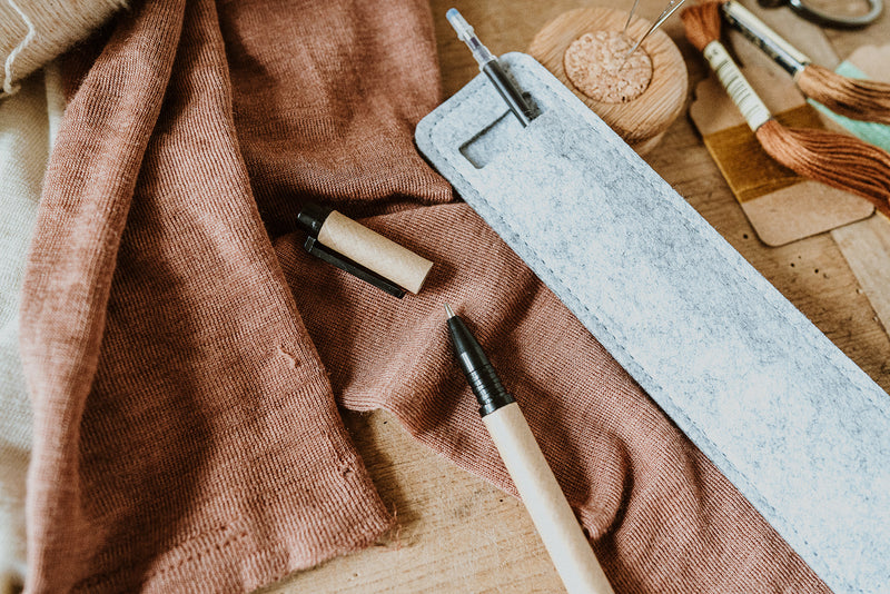 Schwarzer Hitzestift zum Zeichnen auf Kleidung