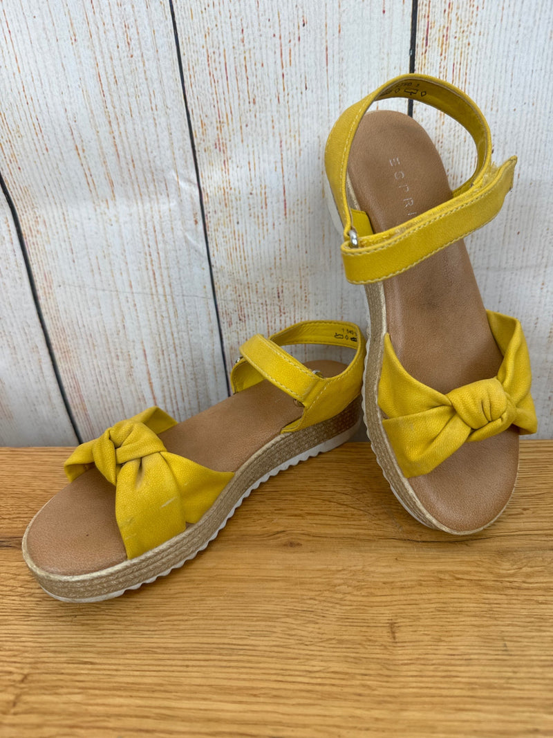 Esprit sandals yellow size 31