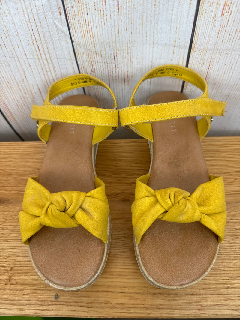 Esprit sandals yellow size 31