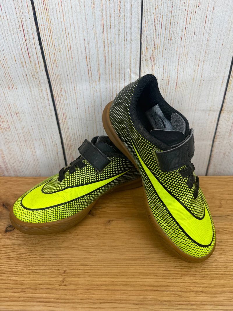 Nike indoor soccer shoes black/light green size 29/30