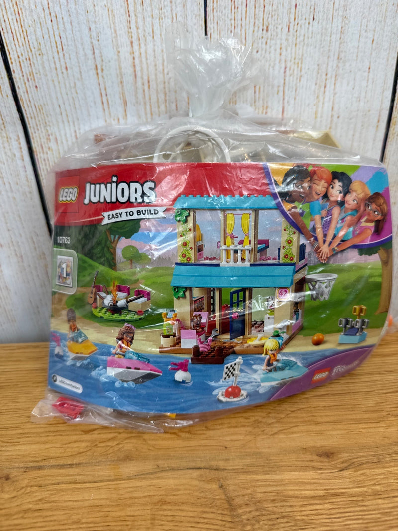 Lego Juniors: Stephanies Haus am See