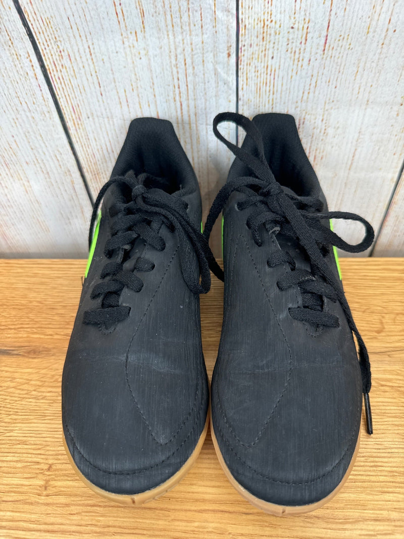 Adidas Hallen Fußballschuhe schwarz/ hellgrün Gr. 32