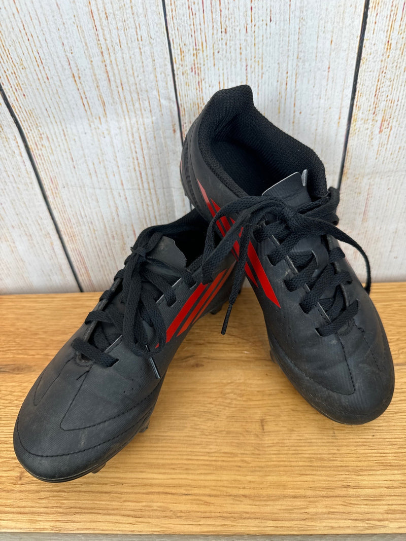 Adidas Fußballschuhe schwarz/ rot Gr. 33