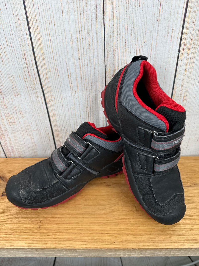 Geox Halbschuhe schwarz/ rot Gr. 35