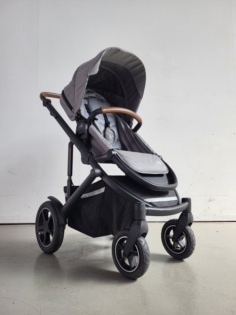 Britax Römer - Duo Smile III - Kombikinderwagen (Sportsitz und Babywanne) - Grau in gutem Zustand