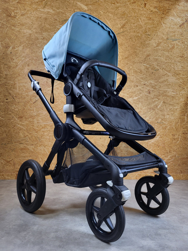 Bugaboo Fox 2 Kombikinderwagen - Sportsitz & Babywanne - Schwarz/blau in Gutem Zustand Blau / Gut Kinderwagen