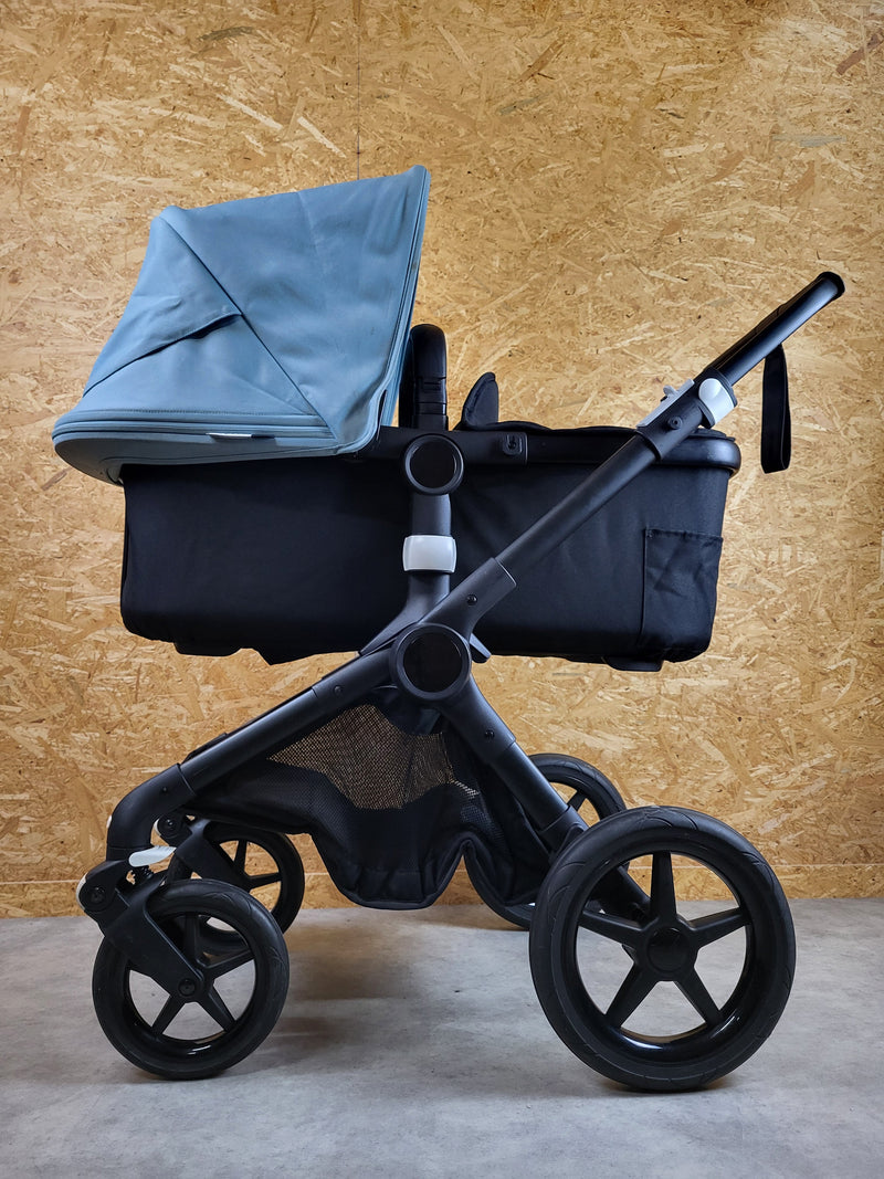 Bugaboo Fox 2 Kombikinderwagen - Sportsitz & Babywanne - Schwarz/blau in Gutem Zustand Blau / Gut Kinderwagen 4