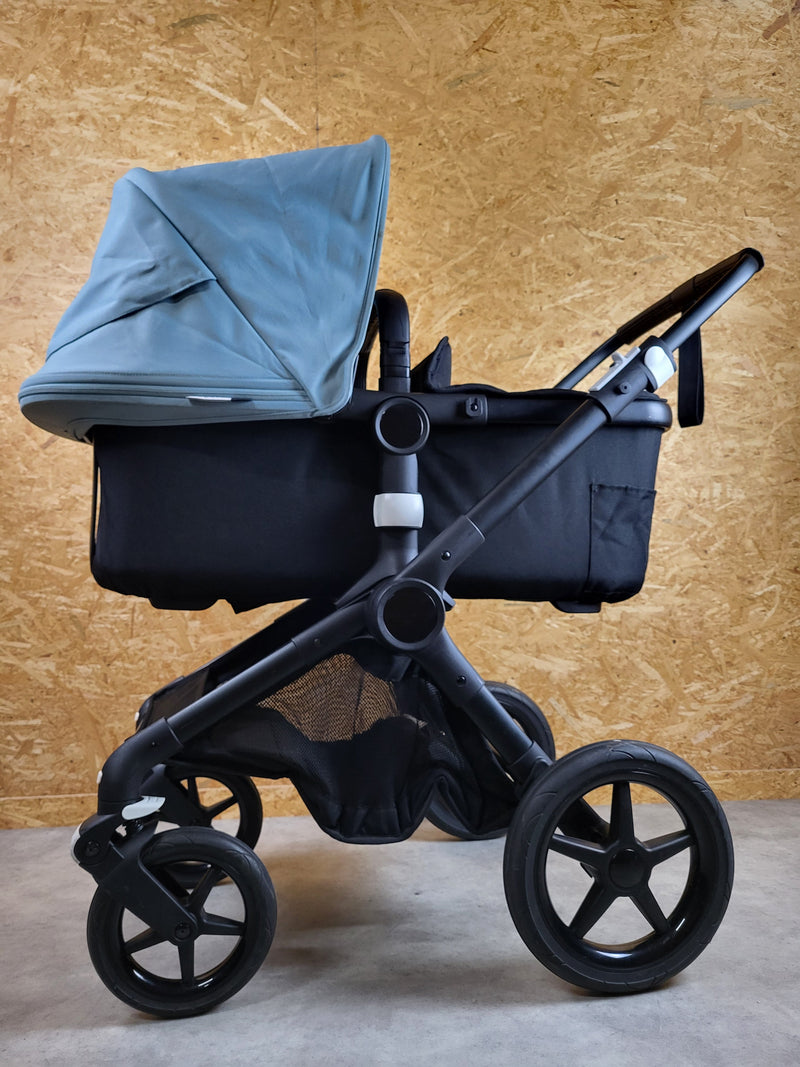 Bugaboo Fox 2 Kombikinderwagen - Sportsitz & Babywanne - Schwarz/blau in Gutem Zustand Blau / Gut Kinderwagen 5