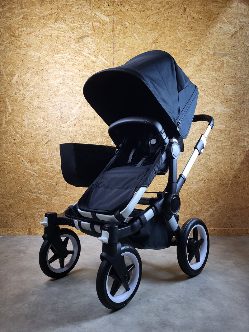 Bugaboo - Donkey 3 Twin Geschwisterwagen (2xSportsitze / 2xBabywanne) inkl. seitliche Gepäcktasche - Black in gutem Zustand