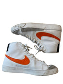 Sneaker "Blazer Mid" mit orangenem Swoof Gr.38 | Nike