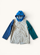 Kinder Regenjacke Colorblocking – Wasserdichter Regenparka in Beige/Blau/Petrol Gr.122/128 | GOSOAKY