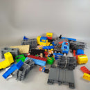 LEGO Duplo Eisenbahn Konvolut mit Schienen & Zügen