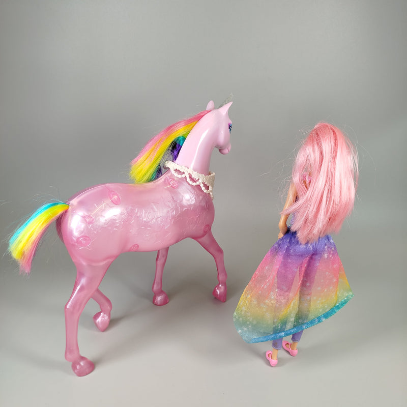 Barbie Puppe & Einhorn Regenbogenfigurenspiel