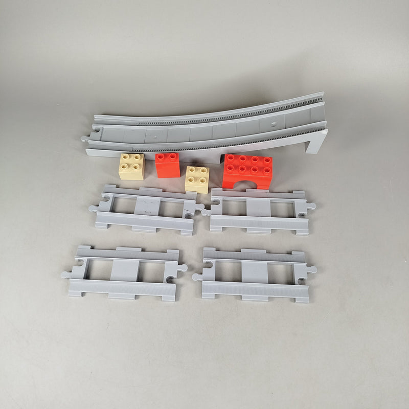 LEGO Duplo Eisenbahn-Schienen & Bausteine