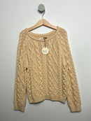 Cable knit sweater • 122 • long live the queen