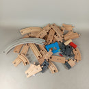 Brio Bundle Holzbahn Bahnhof & Lok
