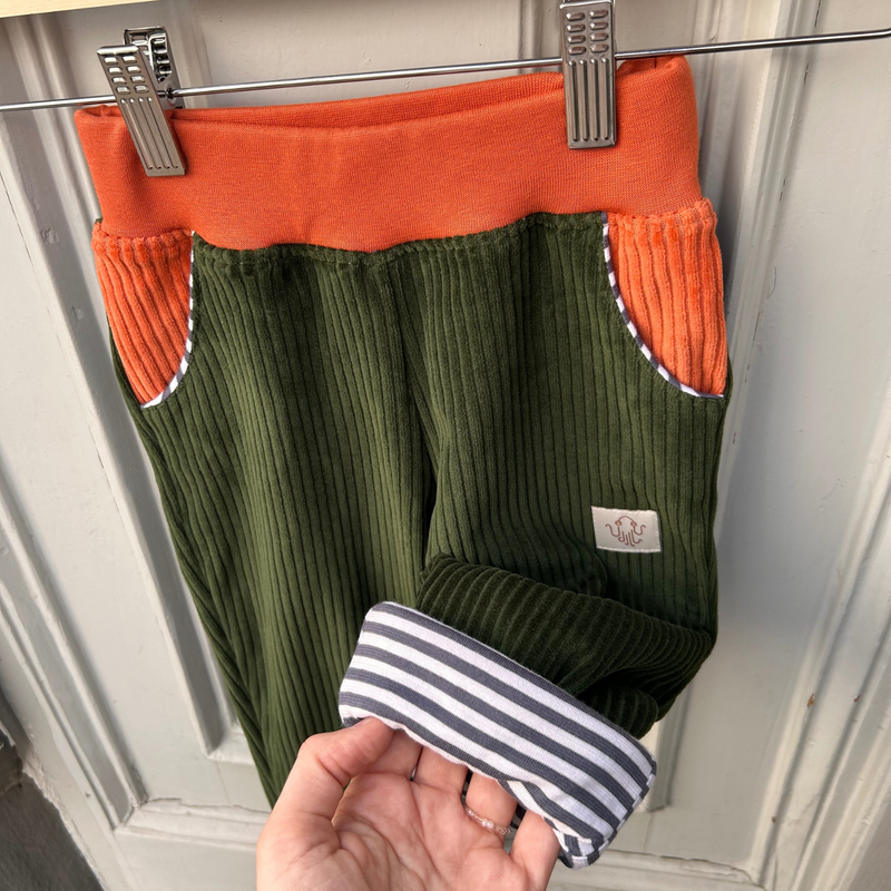 Oktopulli Mitwachshose Toni | Bio-Cordnicki | Grün 116 - 128