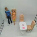 Barbie Bundle Ken Set von 2 Puppen & Möbel