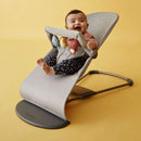 BabyBjörn Babywippe Bliss 3D-Jersey-Wippe, Hellgrau mit Spielzeug „Soft Friends“