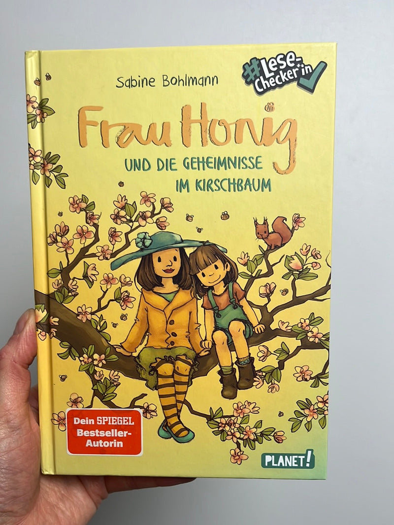 Buch • Frau Honig und die Geheimnisse im Kirschbaum