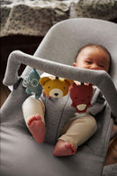 BabyBjörn Babywippe Bliss 3D-Jersey-Wippe, Hellgrau mit Spielzeug „Soft Friends“