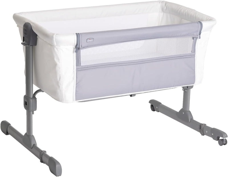 Chicco Next2Me Essential Babybett für Neugeborene, Beistellbett, Kompatibel mit verschiedenen Betten, Höhenverstellbar, Gute Luftzirkulation, Matratze und Tasche inklusive, 0-6 Monate, weiß