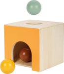 small Foot Montessori Kugelkasten aus FSC 100%-zertifiziertem Holz, Lernspielzeug mit 3 Kugeln, Motorikspielzeug für Kleinkinder ab 1 Jahr, 12744