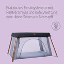 Maxi-Cosi Iris2, 2-in-1 Reisebett Baby, 0-3 Jahre, 0-15 kg, Kompaktes Reisebettchen, 2 Ebenen, Seitliches Einstiegsfenster, Faltbar & Leicht, Matratze Erweiterbar, Umweltfreundlich, Essential Graphite