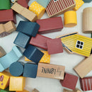 by LØNNE Holzbausteine 2104 mit Tier- & Hausfiguren