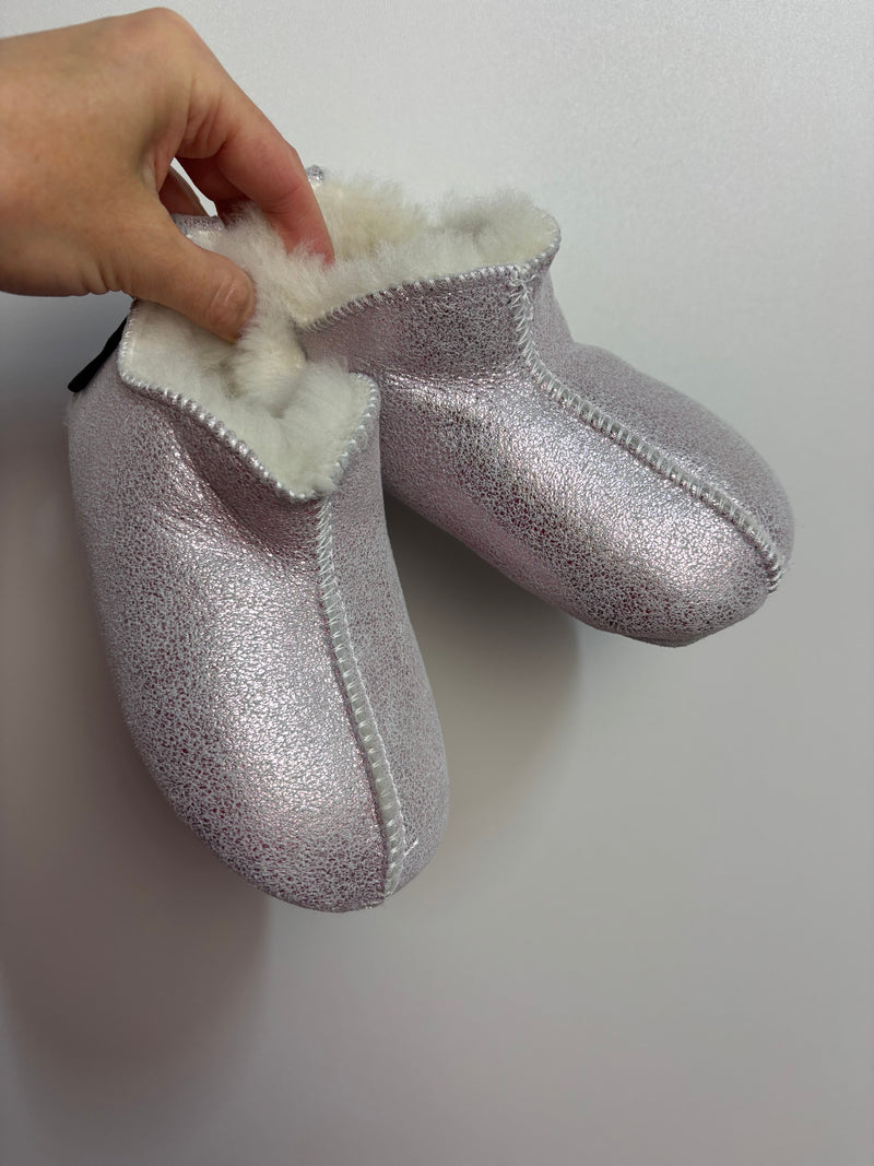 Fellhausschuhe • Schuh 25 • hollert