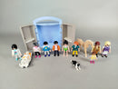 Playmobil Figuren-Set – 10 Figuren mit Pferd, Hund & Aufbewahrungsbox