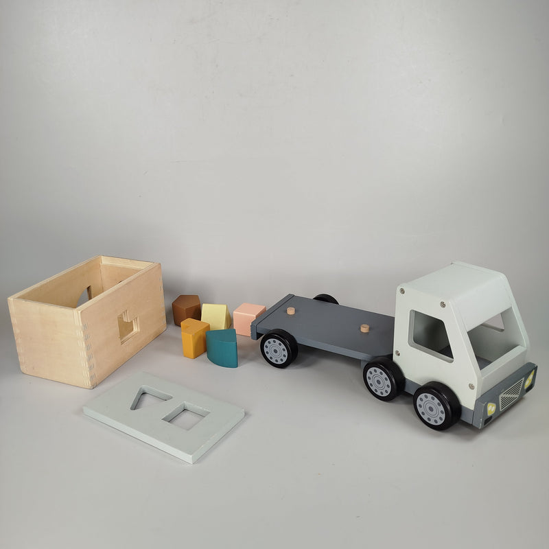 Aiden, Kindsgut Shape Sorter Truck & Formensortierbox auf Rädern