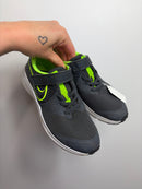SNEAKER STAR RUNNER • Schuh 34 • NIKE