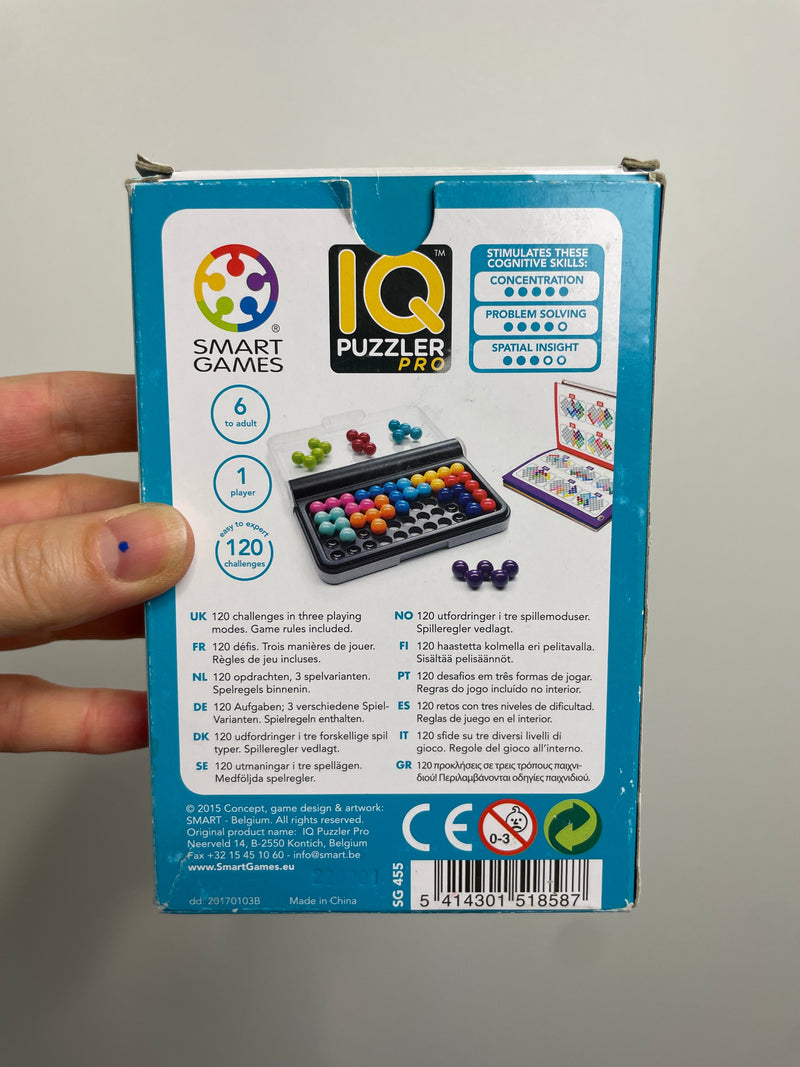 IQ Puzzler Pro • smart games