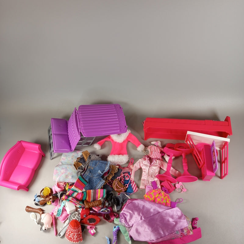 Barbie Puppenhaus mit 5 Puppen & Möbeln