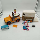 Simba Toys Geländewagen & Pferdeanhänger mit Reiterfiguren