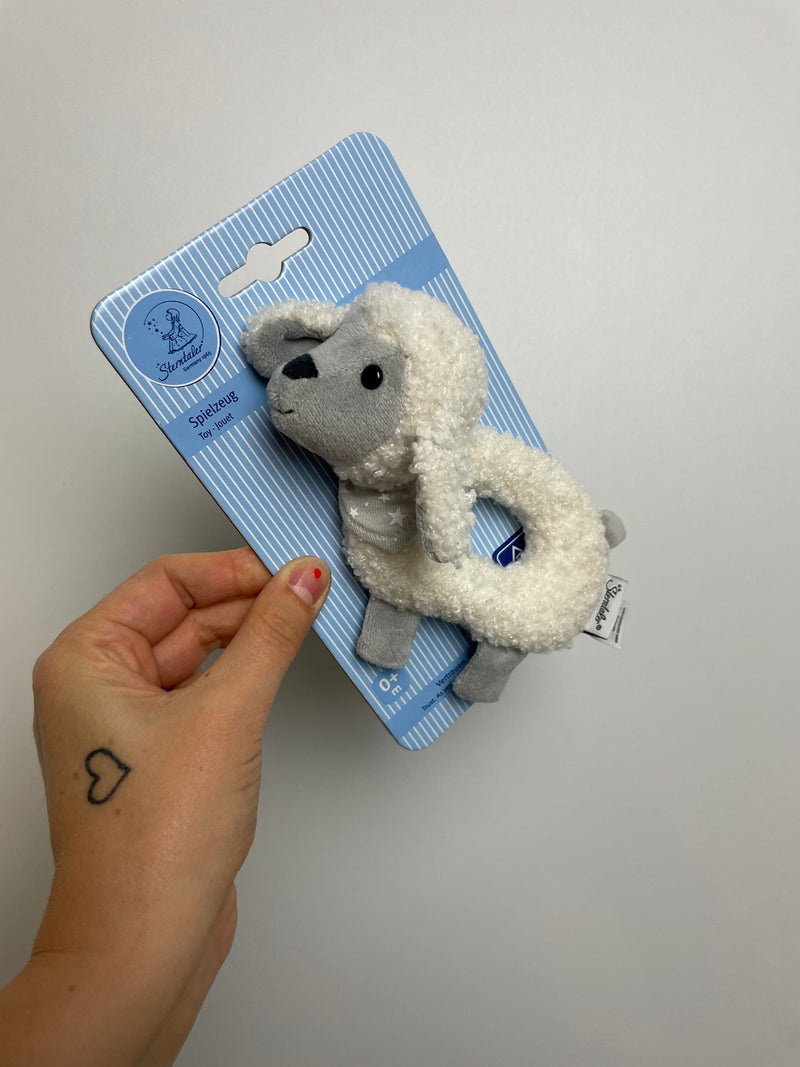 Grasping toy sheep • sterntaler