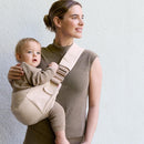 Ergobaby Upsie Sling Babyhüfttrage, Ergonomische Hüfttrage für Babys und Kleinkinder ab 6 Monaten (7,7-20,4 kg), spontanes Wechseln zwischen Laufen...