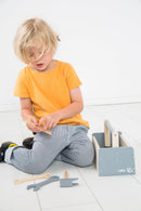 Werkzeugkiste für Kinder, Holzwerkzeugkasten, Holzbaukasten inklusive 22-teiligem Werkzeug – Milieubild (17/18)