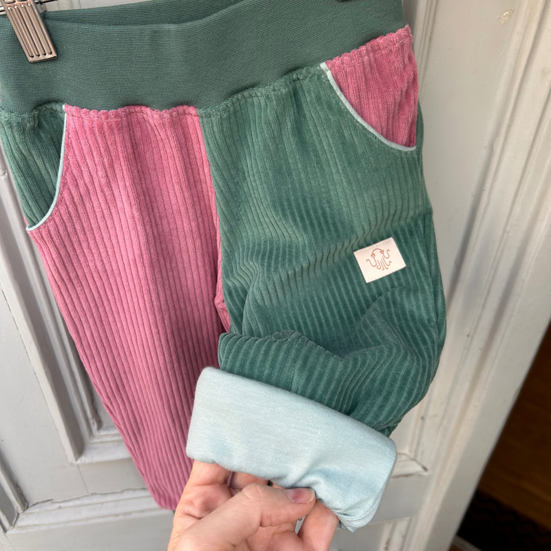 Oktopulli Mitwachshose  Elli | Bio-Cordnicki | Altrosa Grün 116-128