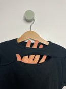 Crop Top mit Cut Out • 140 • reserved
